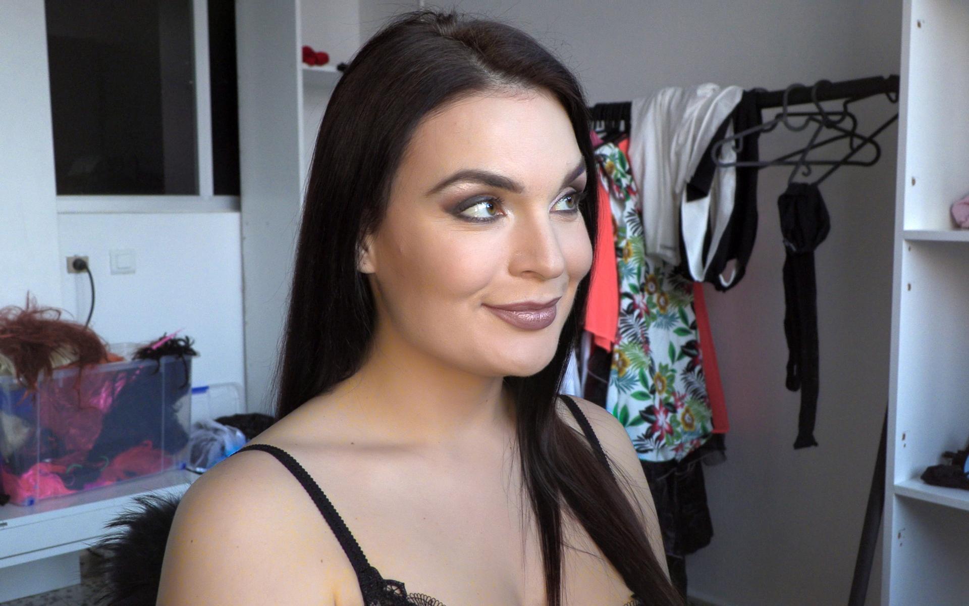 Hannah Vivienne #1 - Bukkake - Behind The Scenes