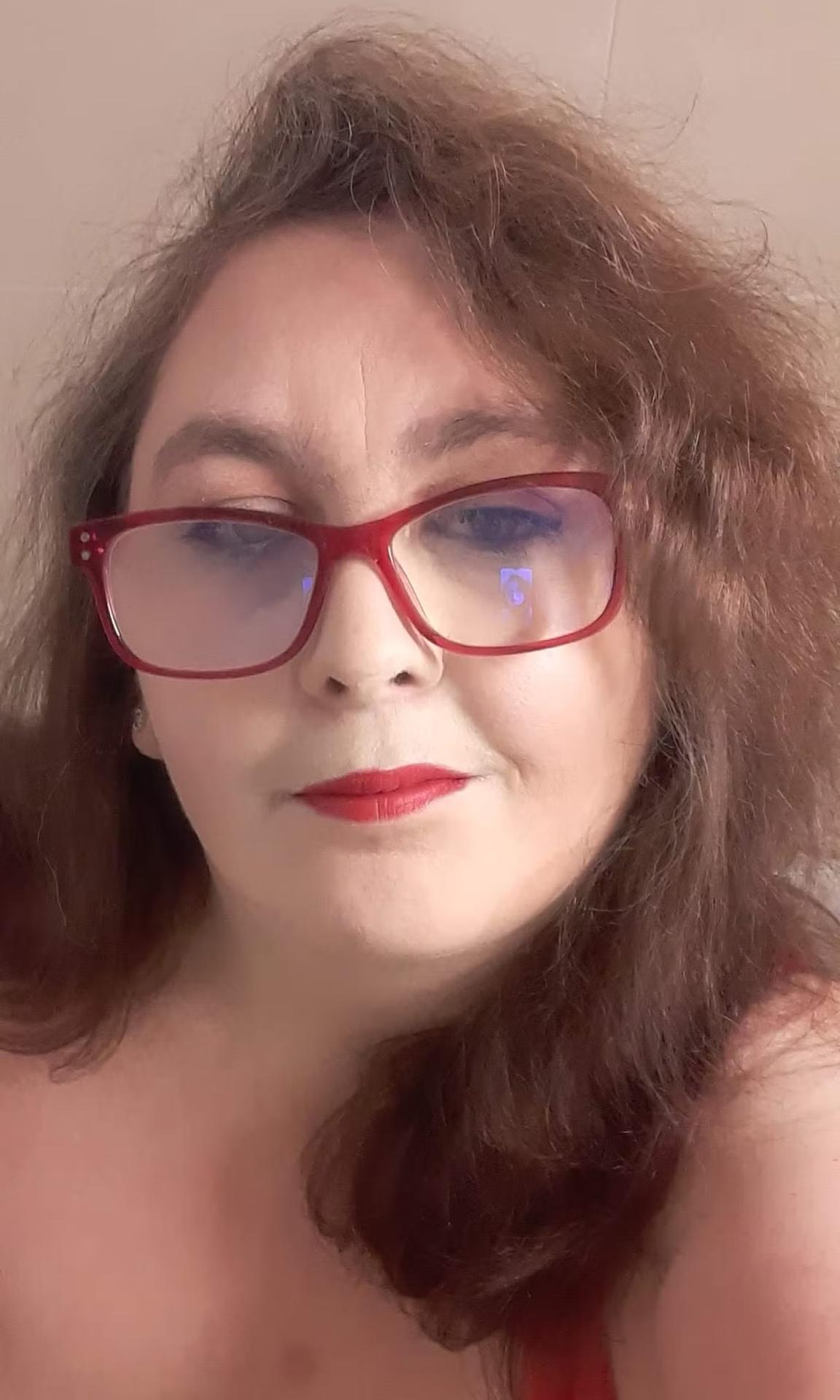 Busty Caledonia