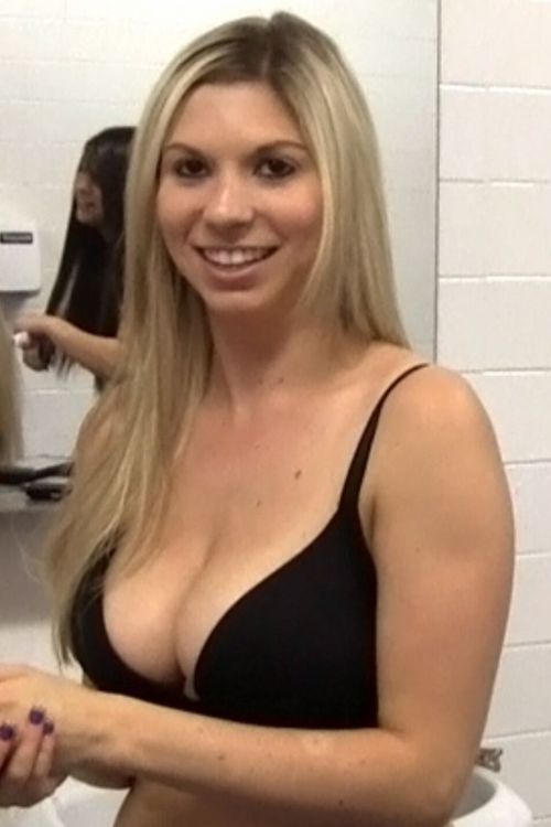 Photo HD Nikki Neil - 2