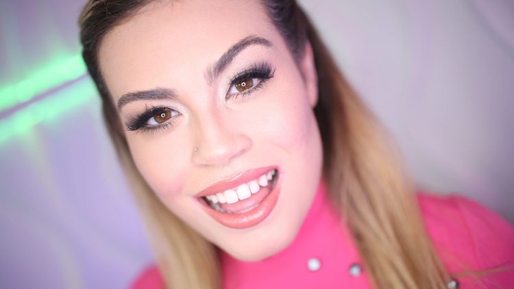 Swallow Salon Welcomes Veronica Valentine Back for a Blowjob and Cum Swallow