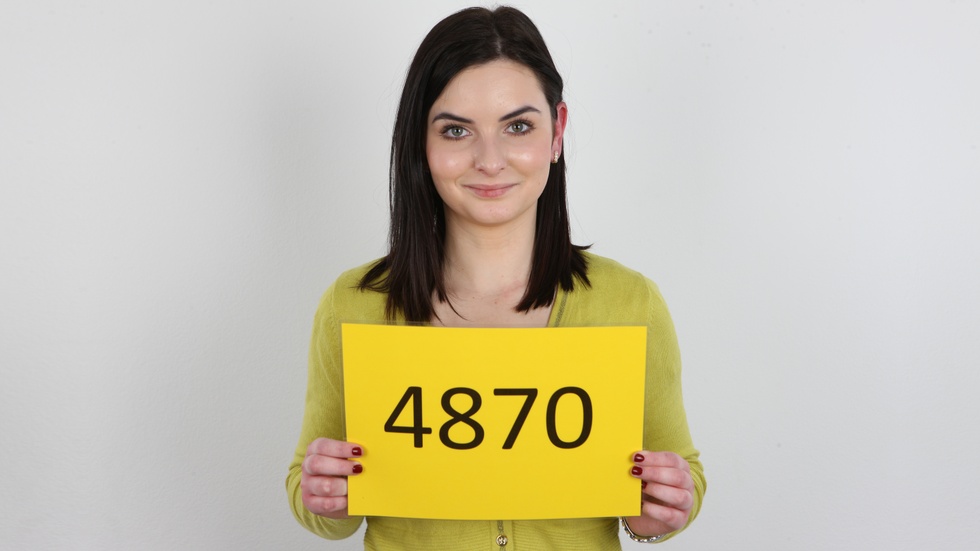 Julie (4870)