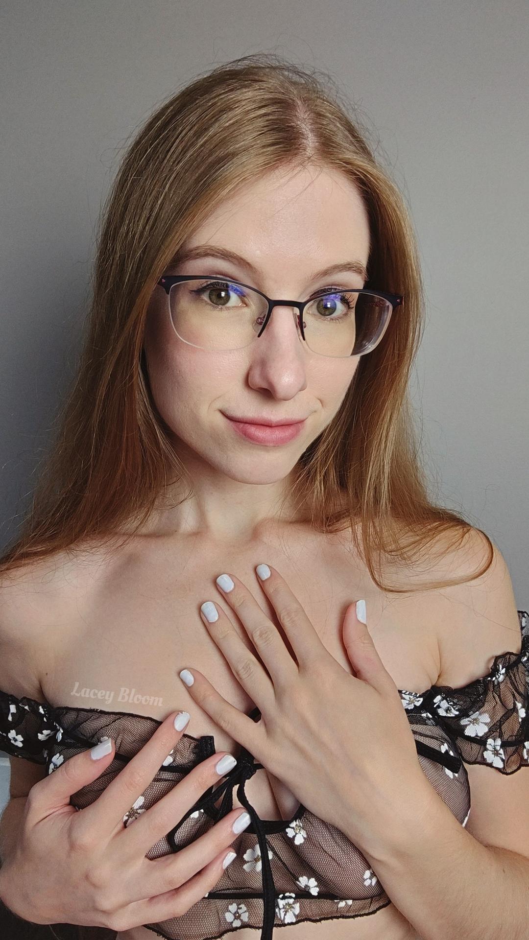 Photo HD Lacey Bloom - 3