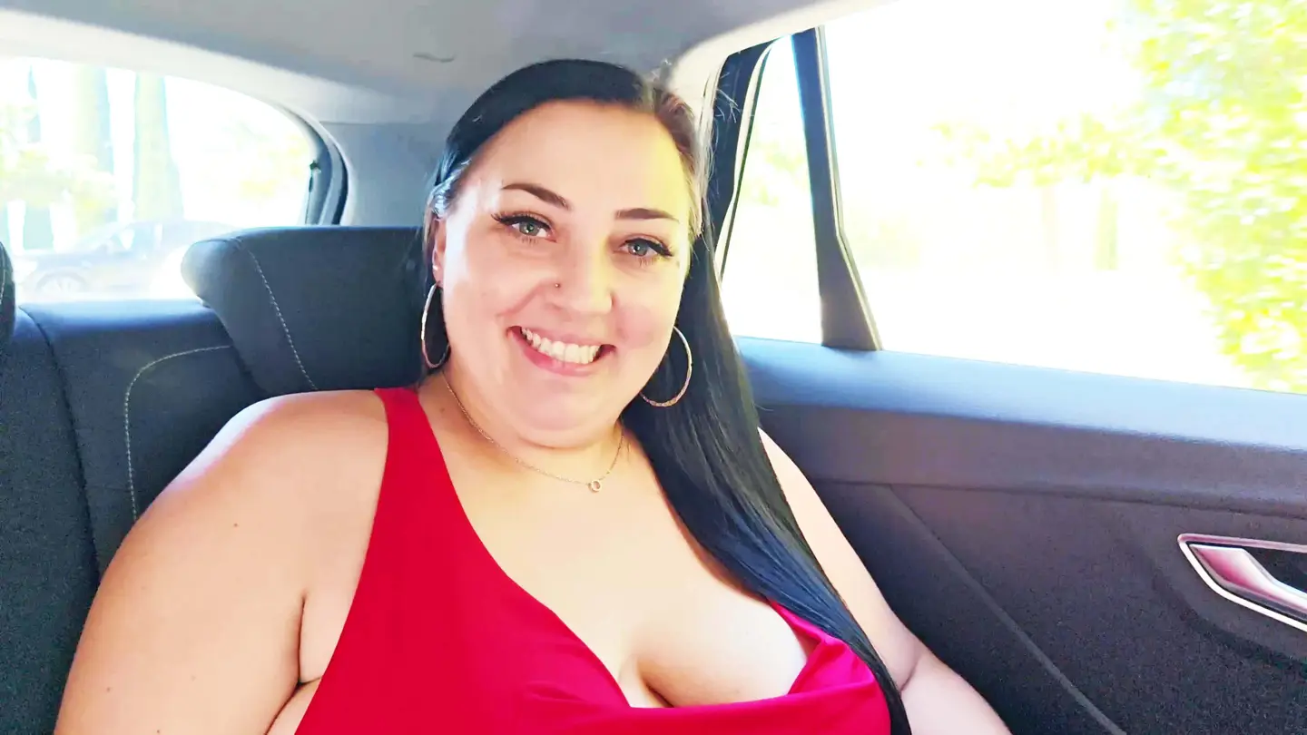 Julia, 31, is the center of attention for two guys!