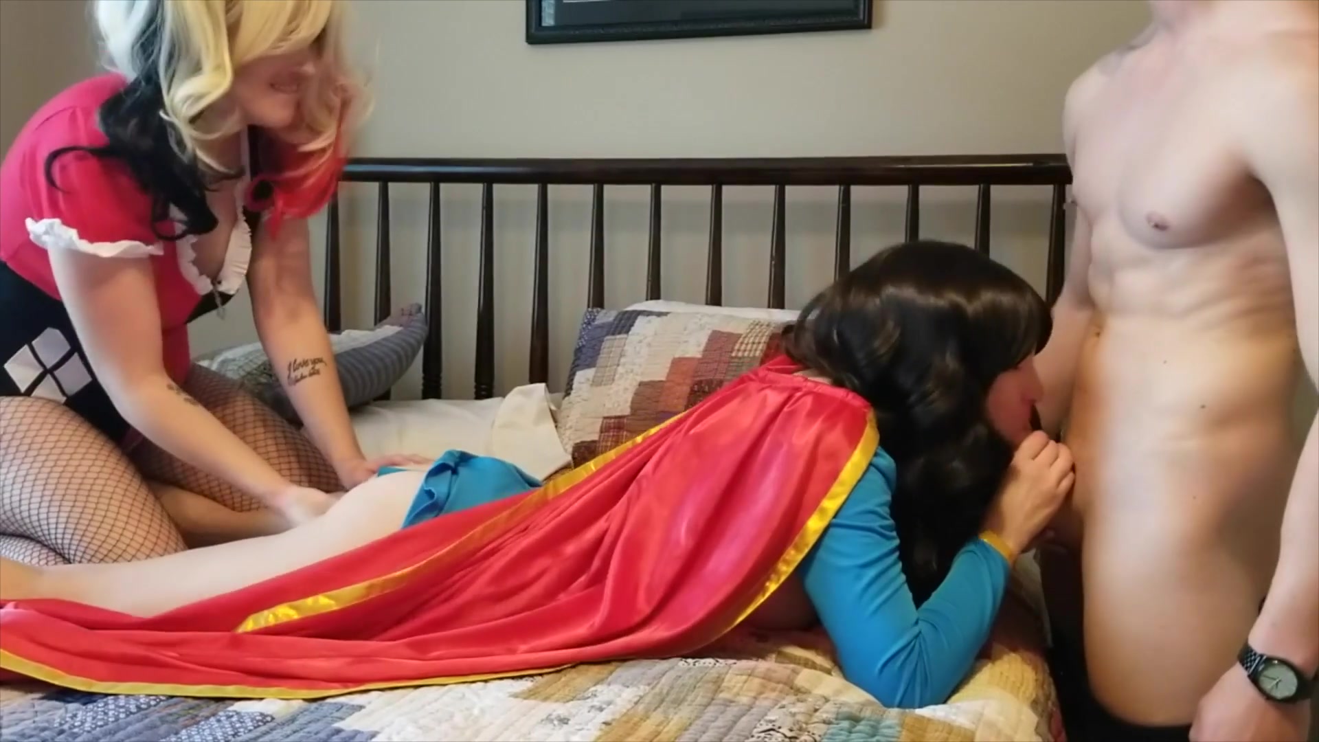 Superwoman Gets Tricked By Harley Quinn