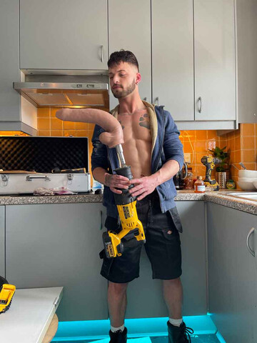 Koby Lewis Anulingus