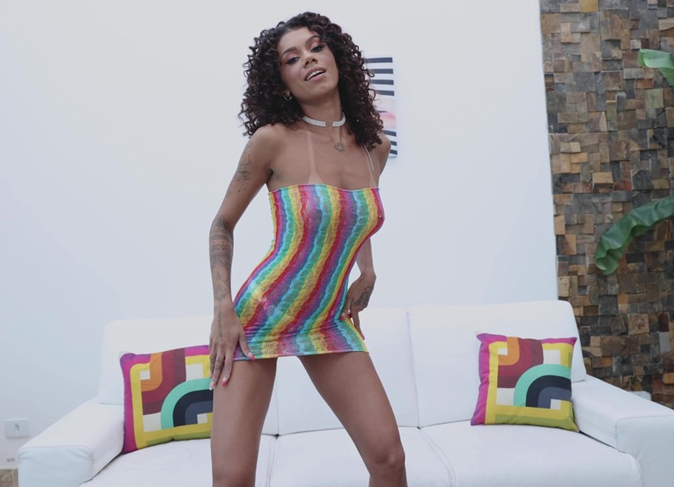 brazilian slut Mih Ninfetinha enjoys threesome with 2 huge cocks ( Anal , BBC, big gapes ,0% Pussy ,squirting))