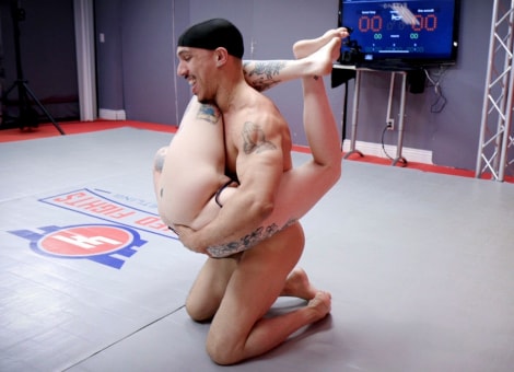 Nikki Zee vs Peurto Rock