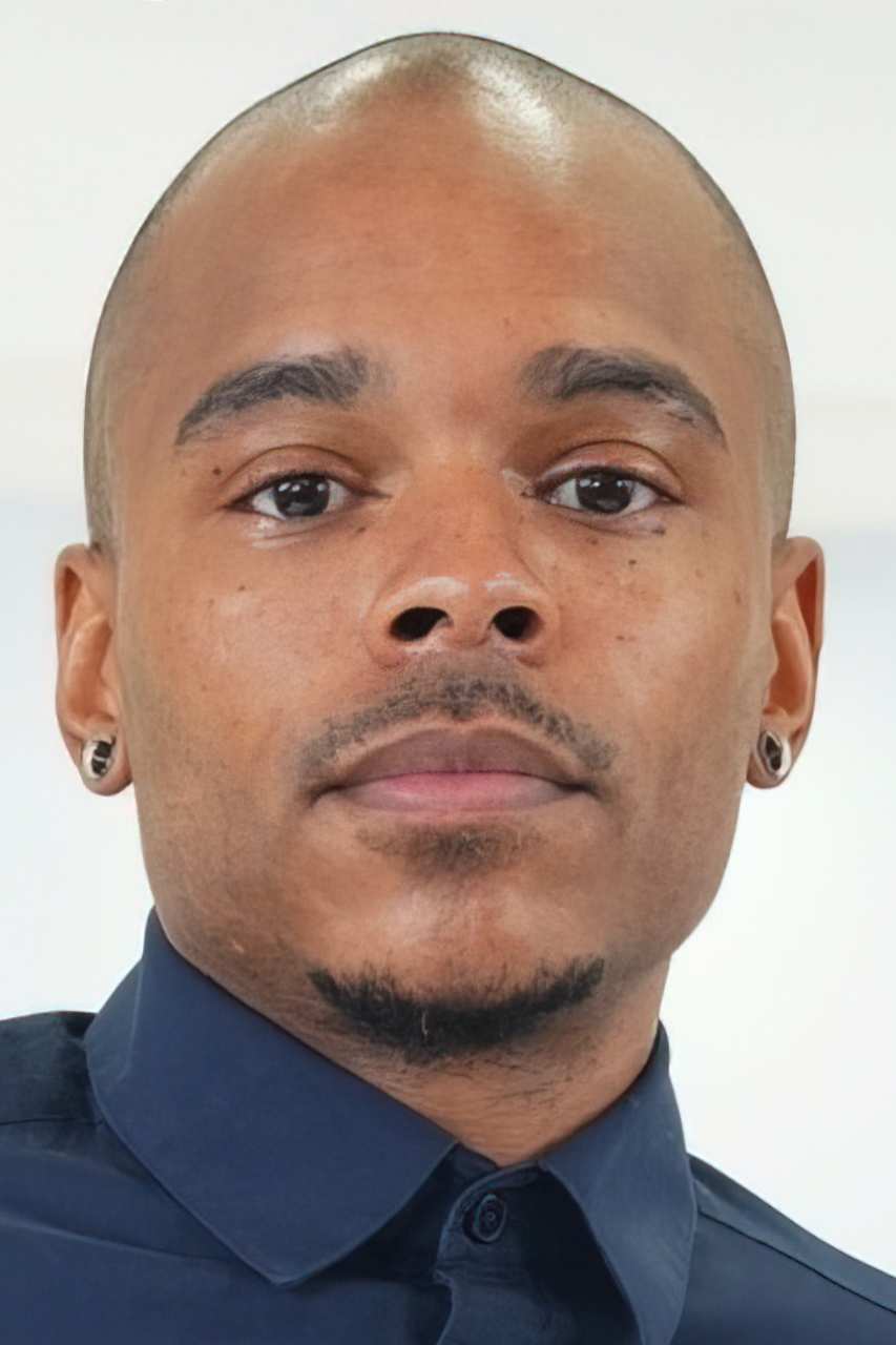 Musa Phoenix Fessée