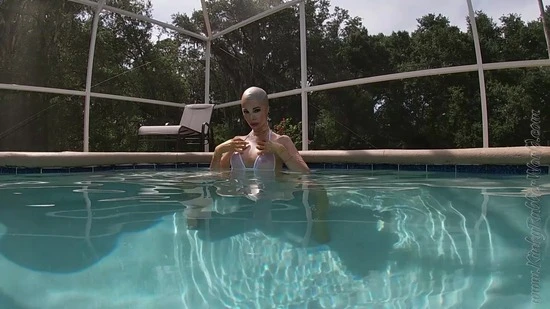 Underwater Play in Transparent Latex