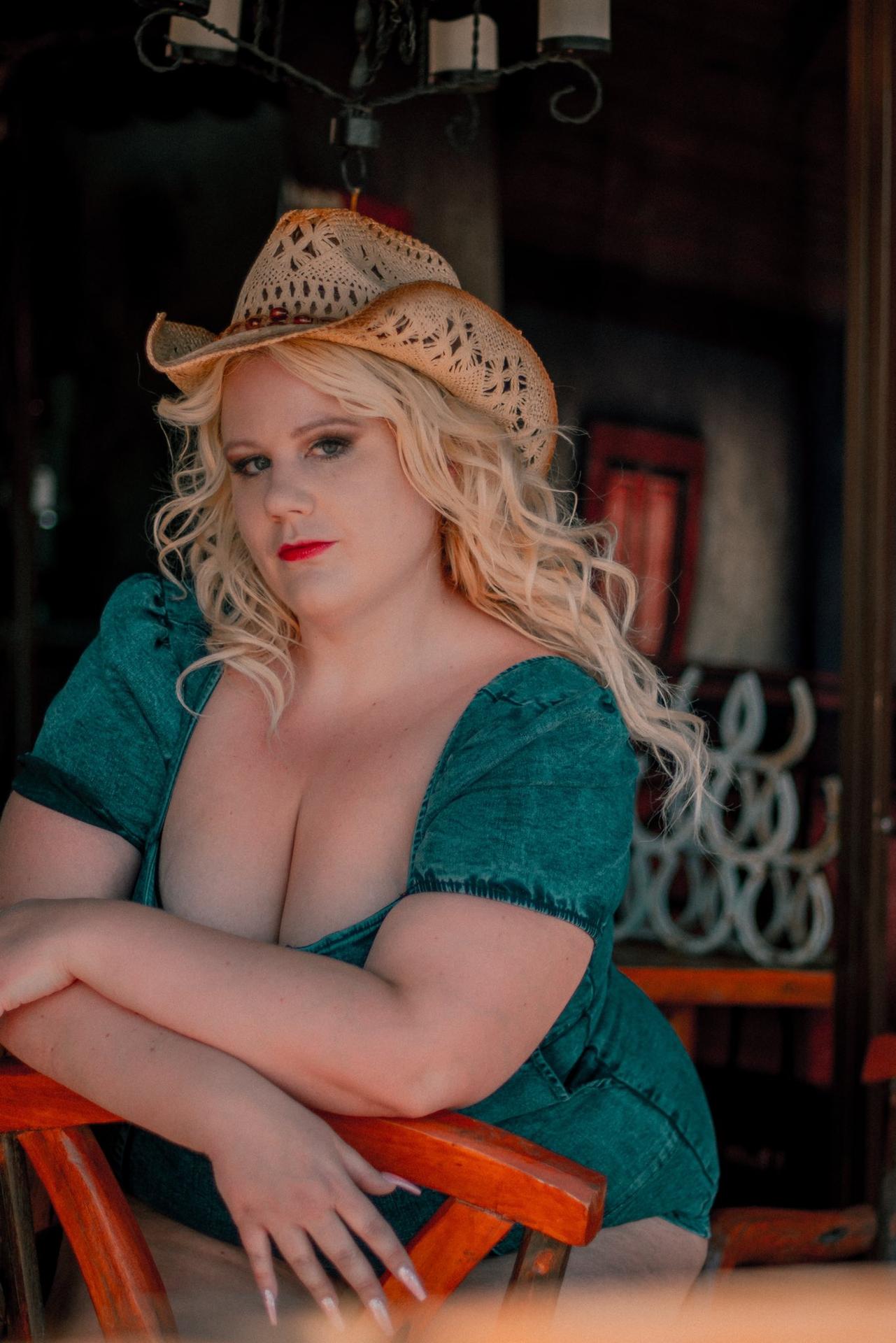 Photo HD Curvy Mary - 2