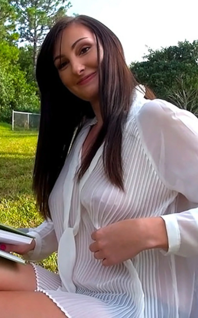 Rene Foxx Street BlowJobs