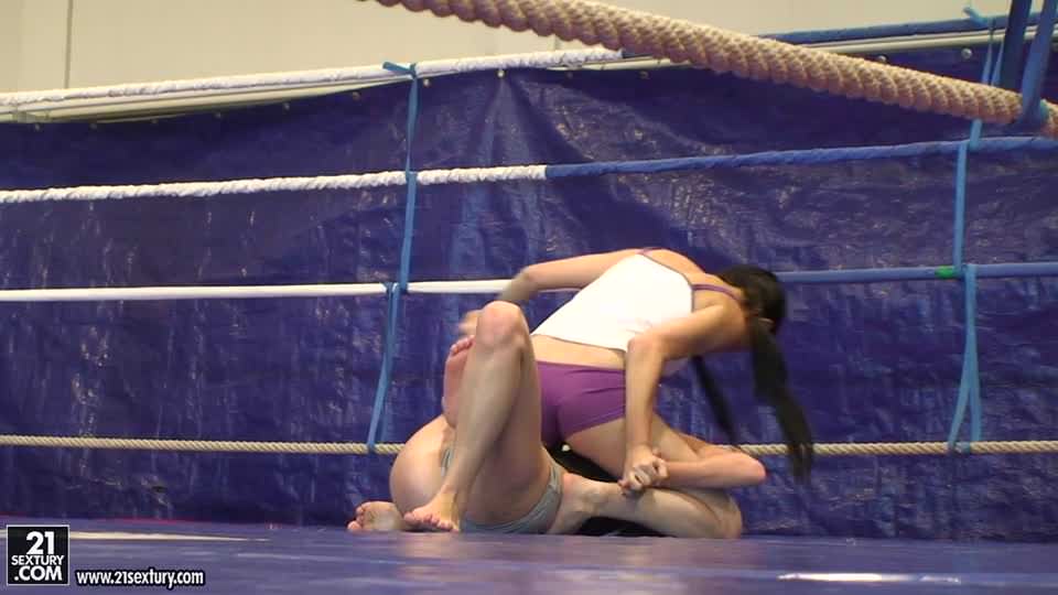 NudeFightClub backstage with Kerry & Amanda Moore