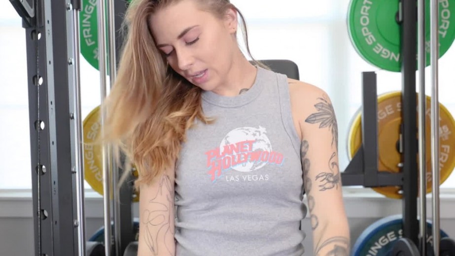 brea-rose-does-a-little-workout