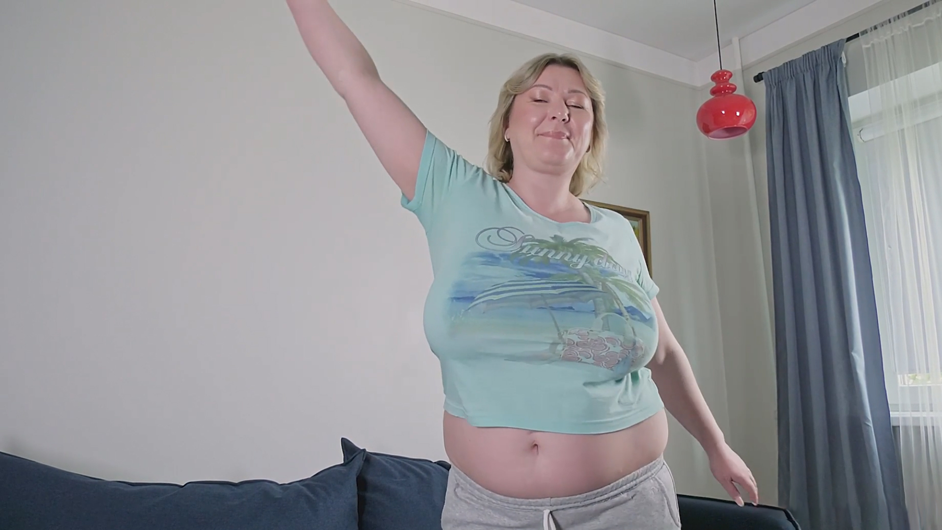 Blonde Bbw Ameliya Ends Her Workout With Soaking Wet Pussy Play