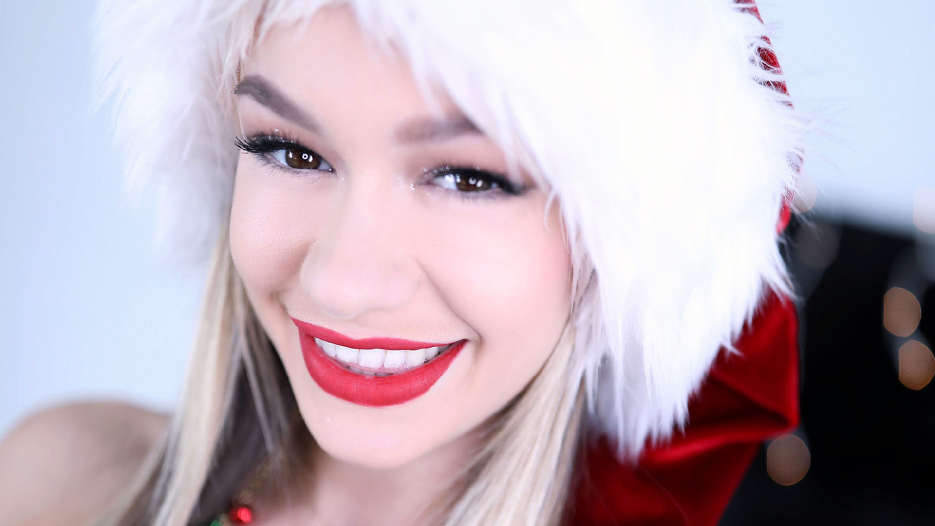 Naomi Swann Returns to Amateur Allure for a Holiday Suck, Fuck and Swallow