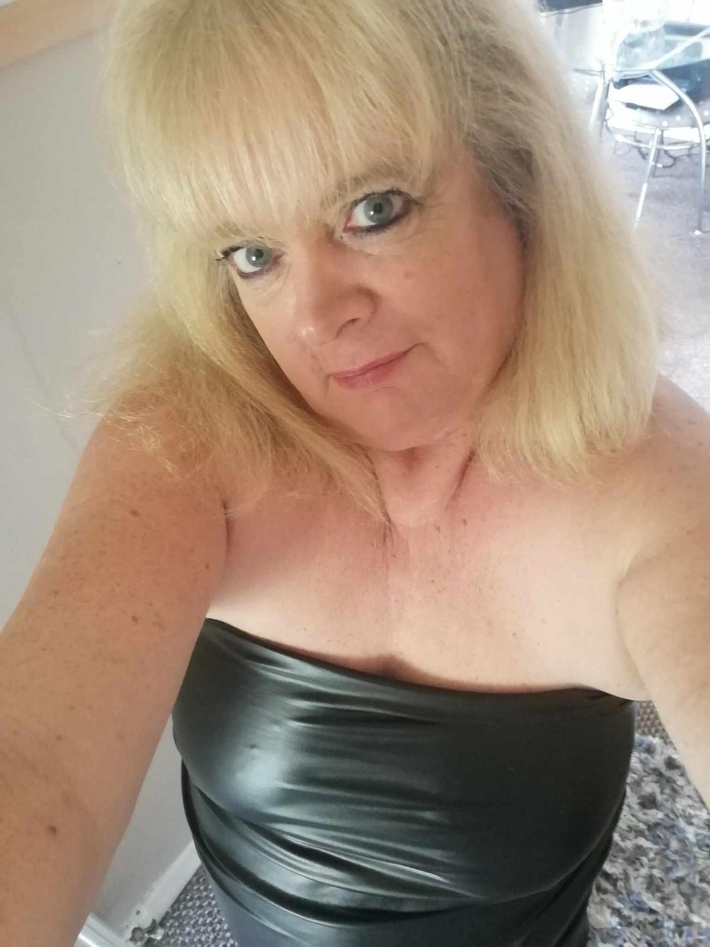 Photo HD Nicola Hotwife - 1